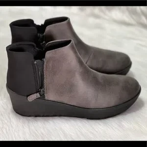 Clarks Shoes Clarks Cloudstepper Womens Step Rose Up Booties